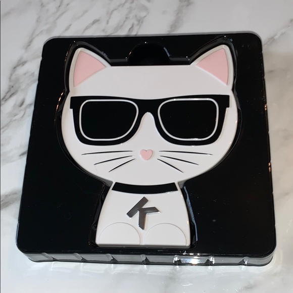 Model Co + Karl Lagerfeld Smokey Burgundy Palette - Picture 7 of 16